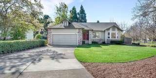 Beautiful Home in the Lakewood Hills Gated Community! Gallery 1