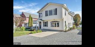 Charming 4BR House in North Beach with Yard Gallery 1