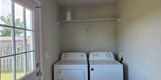 Fully Furnished 4BR Home with Fenced Yard & 2-Car Garage in Stoneburrow Gallery 22