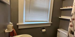 4 Bedroom House Available Next to UC Campus Gallery 16