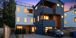 Bright & Spacious - 2BR Condo in Seattle Gallery 1