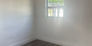 2 BED 1 BATH! Gallery 13