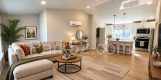 2 Bedroom ADU Unit in Tacoma with 1 Garage Parking Spot and A/C! Gallery 1