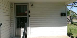 Charming Cottage on A. Avenue - MOVE IN SPECIAL $200 OFF 1st Months Rent: Gallery 16