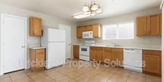 2413 E Hazeltine Way Gallery 11