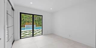 391 W Riverside Drive Gallery 38