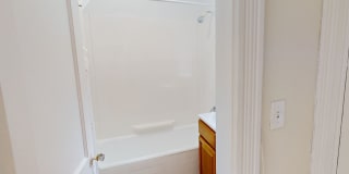 Charming 2.5 Bedroom-No Broker Fee Gallery 3