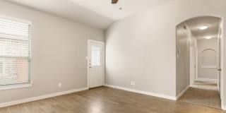AVAILABLE NOW! Beautiful 3 Bedroom Duplex Located in New Braunfels, Texas! Gallery 5