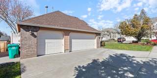 Stunning SE Gresham Home w/ Huge Bonus Room! Gallery 5