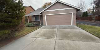 Pet Considered, East Bend 3 Bdrm, 2 Bath House, All Appliances, Air Conditioning, Fenced Yard, Double Garage Gallery 1