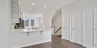 734 WATTS Street Gallery 12