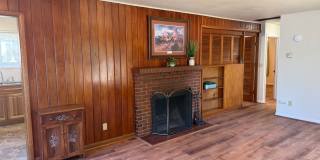 Beautifully updated 3-bedroom 1 bath duplex in Springfield! Gallery 5