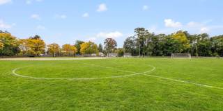 989 Union Street Gallery 47