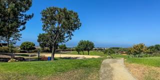 Luxurious Coastal Living: Fully Remodeled 3-Bed, 3.5-Bath with Ocean Views in Sea Point Gallery 43
