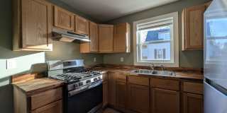 Newly Renovated 4 bedroom house Gallery 9