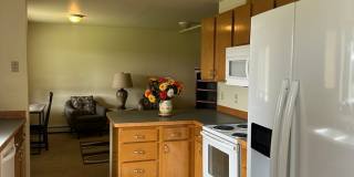 Partially furnished/heat included/4 bedroom Gallery 11
