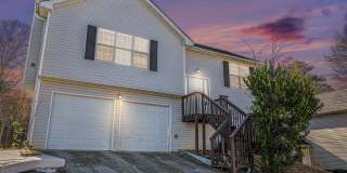 3 bdrm, 2 bath home in Ellenwood! Gallery 1