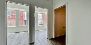 725 W Pratt Gallery 83