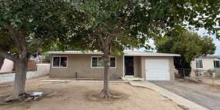4 Bedroom 2 Bathroom House with Fenced Yard & 1 Car Garage Gallery 1