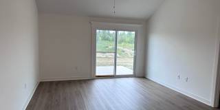 3 Bed | 2 Bath | 1 Car Garage Single Level Duplex in Kansas City w/ Move In Special (First Month Free) Gallery 5