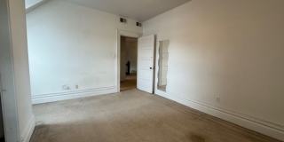 4821 Centre Avenue Gallery 18