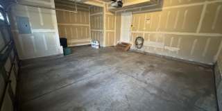 Spacious townhome with great views Gallery 33
