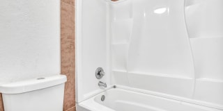 Spacious 1-bedroom, 1.5-bath, two-story Kirby Creek townhome close to N. Dale Mabry Gallery 18
