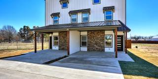 1304 Country Road - B Gallery 1