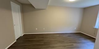 18 NEVILLE Court Gallery 38