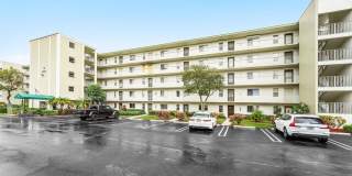 2230 N Cypress Bend Drive Gallery 1