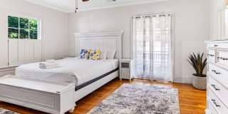 116 E 55th St Gallery 10