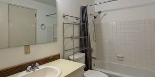 1 Bed / 1 Bath Houghton condo in Kirkland $1,795/month 1 Bed / 1 Bath Houghton condo in Kirkland $1,795/month Gallery 11