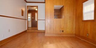 908 East Stone Street Gallery 7