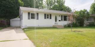 3 Bedroom 1.5 Bath Available For Rent In Country Club Manor Gallery 1