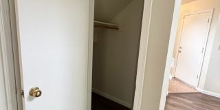 Glen Cove Beauty 3 bed 2.5  bath 2 Story home in established neighborhood Gallery 10