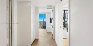 2201 Collins Ave Gallery 33