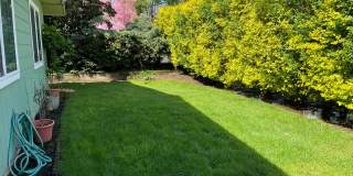 Spacious 2 Bedroom Apartment with Desirable Duplex Layout. Near Washington Square.  Water/Sewer Included in Rent. Gallery 1