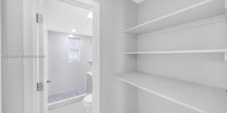 1140 NW 1st Pl Gallery 8