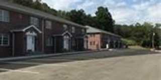 33 Route 17 Gallery 1