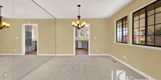 Sunlit 3 Bed Glen Cove Home Gallery 11