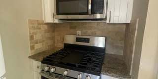 3bed/1bath House - Two Blocks from Campus Gallery 9