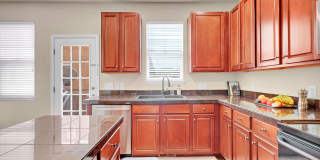 Immaculate 3 Bedroom Townhome Near Downtown COS Gallery 5