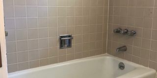 Wonderful University District 8 bedrooms house! Gallery 7