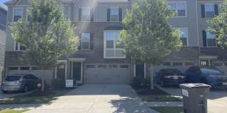 Luxury 3BR Townhome in Langtree- Modern Finishes & Prime Location! Gallery 1