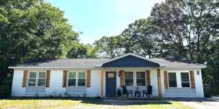 3 Bedroom, 2 Bath off Cliffdale Rd! 3 Bedroom, 2 Bath off Cliffdale Rd! Gallery 1