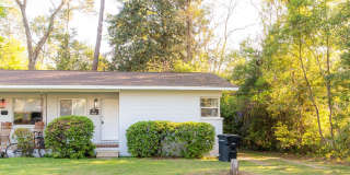 2 Bedroom / 1 Full Bath - Gallery 1