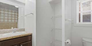2546 West Baltimore Street Gallery 11