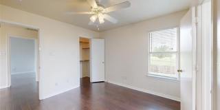 915 Bougainvillea Street Gallery 21