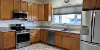 527 Alexander Street Gallery 1