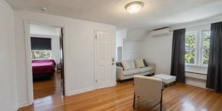 Updated 1 bedroom 1 bath, Upper Level Unit Gallery 3
